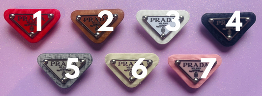 MATERIAL P TRIANGLES  Metal Charms